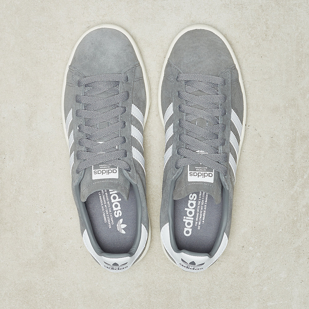 adidas Campus grey threewhitechalk white bei ONYGO Graue Adidas Campus Schuhe mir weißen Streifen